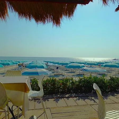 Giardino Delle Fate Lägenhet Villa Rosa Di Martinsicuro